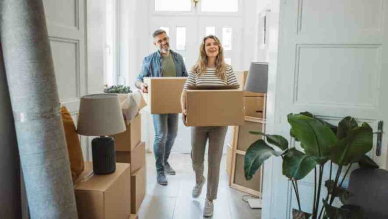 What to Pack First When Moving Apartment
