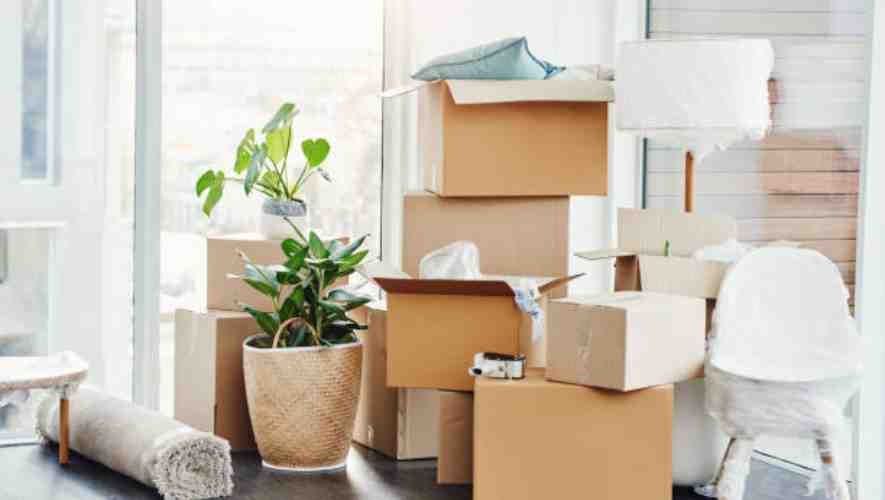 Essential Items to pack first when moving apartment